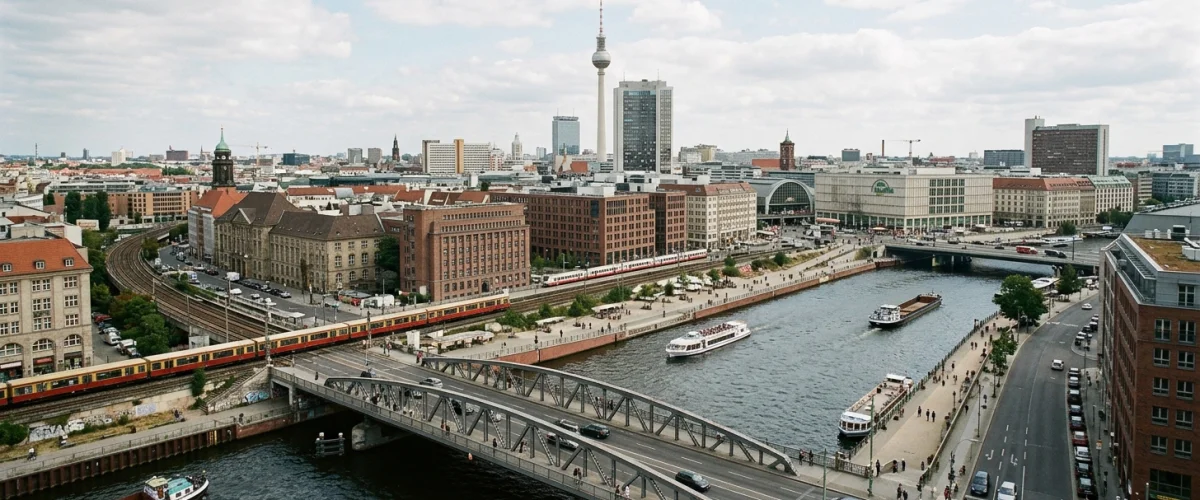 Indoor-Freizeitangebot Berlin – Außenansicht des Ring-Center 3 an der Frankfurter Allee in Lichtenberg