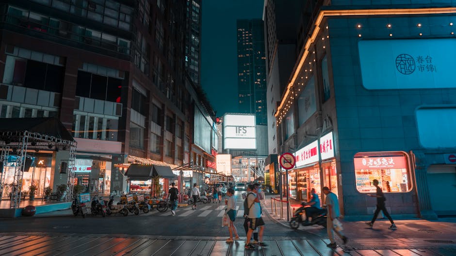 Teuer und unmenschlich: Tempelhof Notunterkunft Kritik Berlin