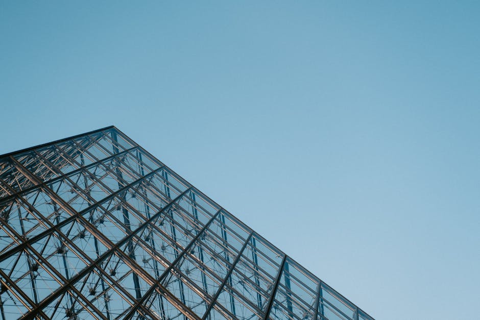 Teuer und unmenschlich: Tempelhof Notunterkunft Kritik Berlin