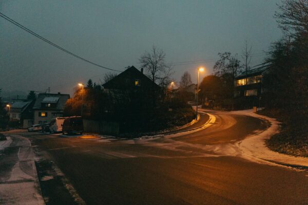 Unfall Zehlendorf Heute: Auto überschlägt sich – 1 Verletzter