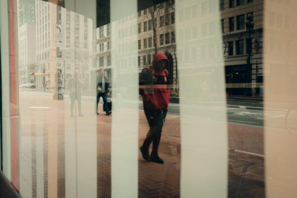 Liz Hurley Ostern Instagram: Die 60-Jährige zeigt sich freizügig