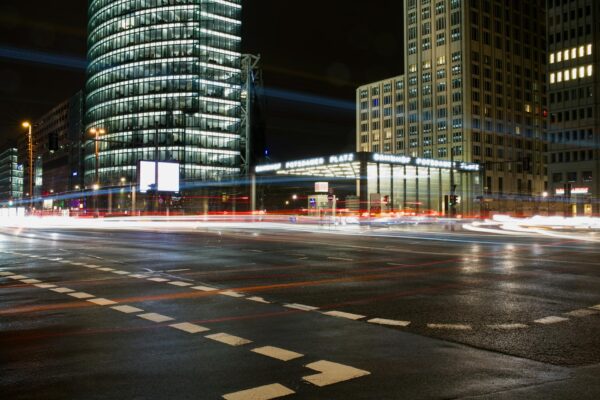 Lufthansa Jubiläum Berlin: Parallelstart, Rekordumsatz & Jobabbau