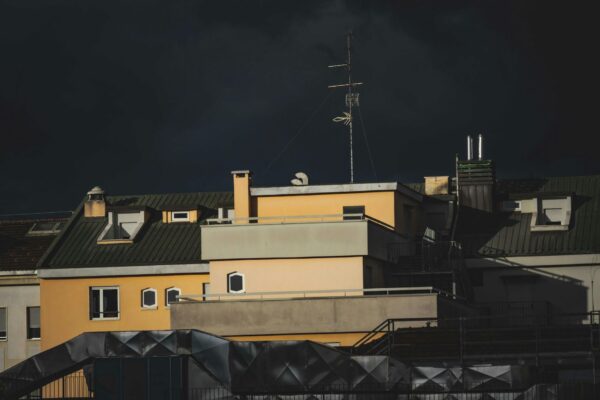 Wetter Berlin Wochenende 2026: Milde Temperaturen & Regen erwartet