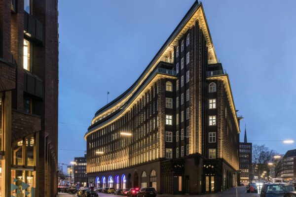 Hackesche Höfe Berlin: Architektur, Geschichte & Sanierung 2026