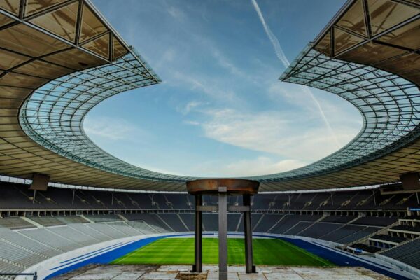 Deutschlandticket Berlin 2026: Preis, IC-Wegfall & Jobticket