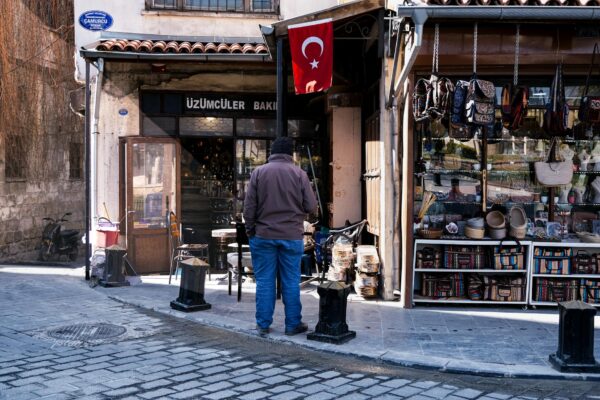 Shisha Shop Durchsuchung Berlin: Zoll findet 7 Kilo Cannabis & Vapes