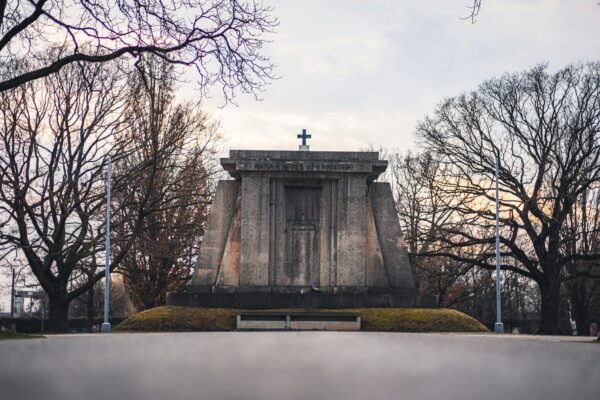 Pulheim Stadtpark Messerattacke: 28-Jähriger stirbt (Analyse)