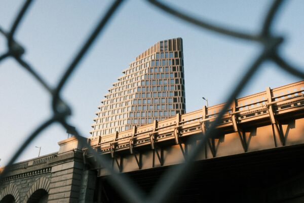 7 Fakten zur Epstein Doku ZDF: Berlins Rolle im Netzwerk