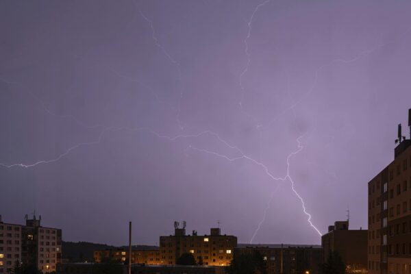 Sturmwarnung Berlin Brandenburg: 80 km/h Böen am Ostermontag