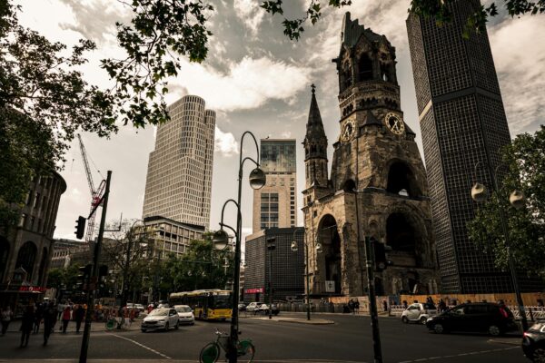 Benzinpreise Aktuell Deutschland: 1-Cent-Entspannung oder teuerster Oster-Schock?