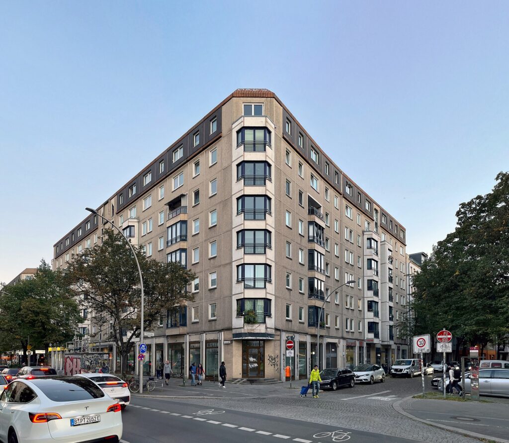 Frankfurter Allee — Die Geschichte der Frankfurter Allee: Von der Heeresstrasse zur sozialistischen Prachtmeile