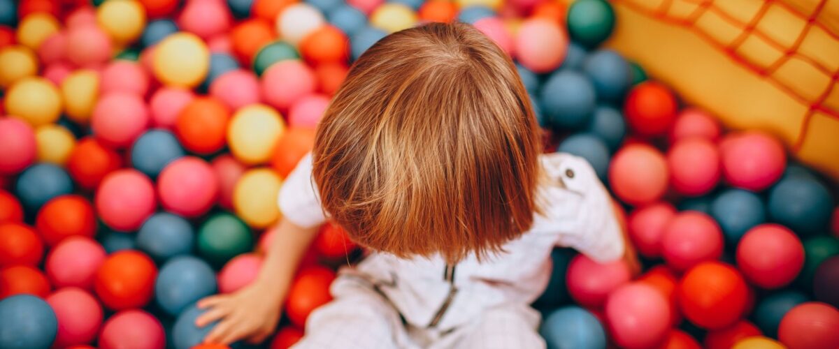 Spiel- und Kreativbereich in einer großen Halle – FEZ Berlin in der Wuhlheide