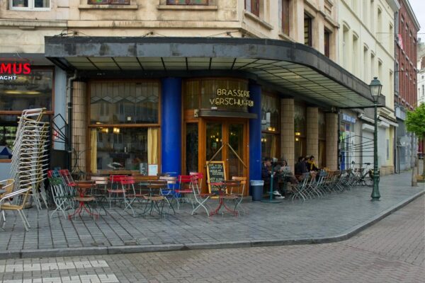 Théodor Brasserie französisches Restaurant im früheren Mommsen-Eck in Berlin-Charlottenburg