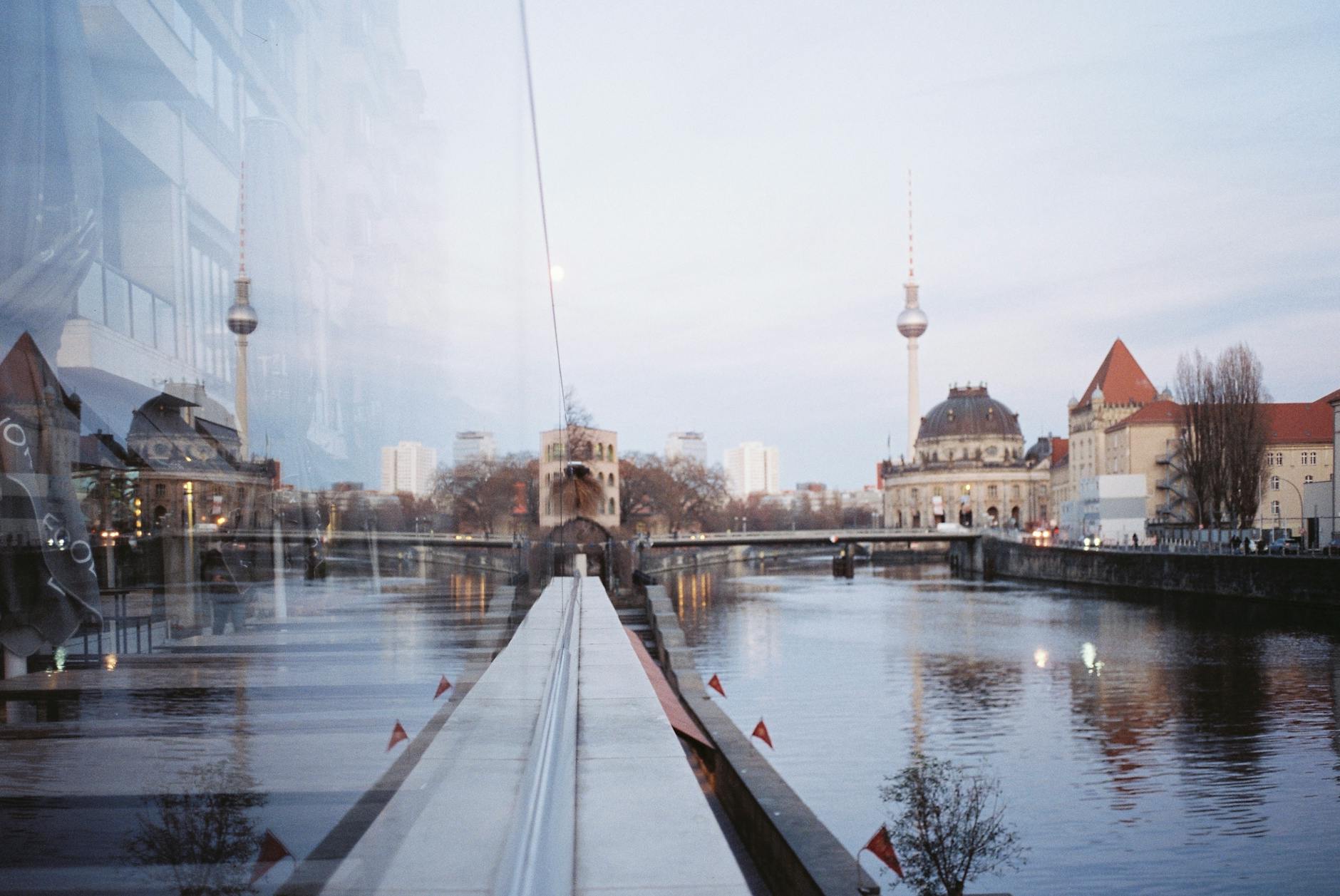 Mitschwimm-Demo Spree Berlin &ndash; 🏛️ Wer ist der Verein Flussbad Berlin?