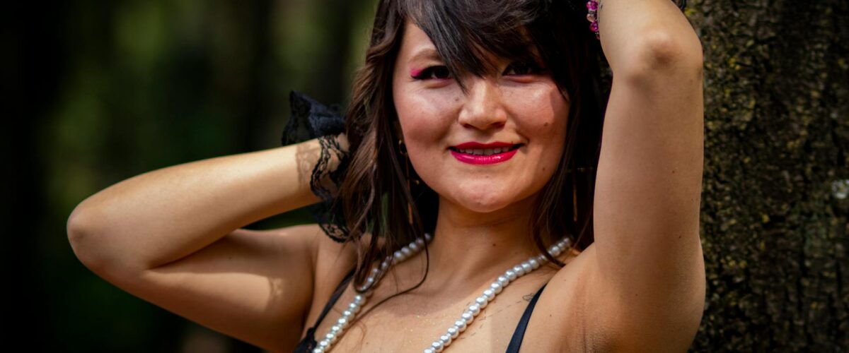 Burlesque in Lichtenberg: Dinnerama-Show im interkosmos café bar utopie, Fanningerstraße 47, Berlin