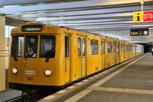 Drogenkonsum U-Bahn Berlin: U8-Bahnsteig auf der Linie Richtung Hermannstraße