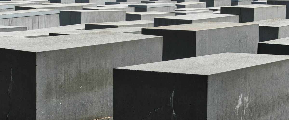 Holocaust-Gedenktag 2027: Stelenfeld des Holocaust-Mahnmals in Berlin-Mitte zum 82. Jahrestag der Auschwitz-Befreiung