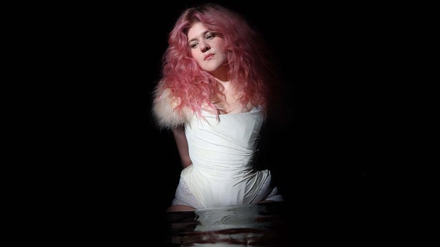 Grace Ives – Girlfriend Tour