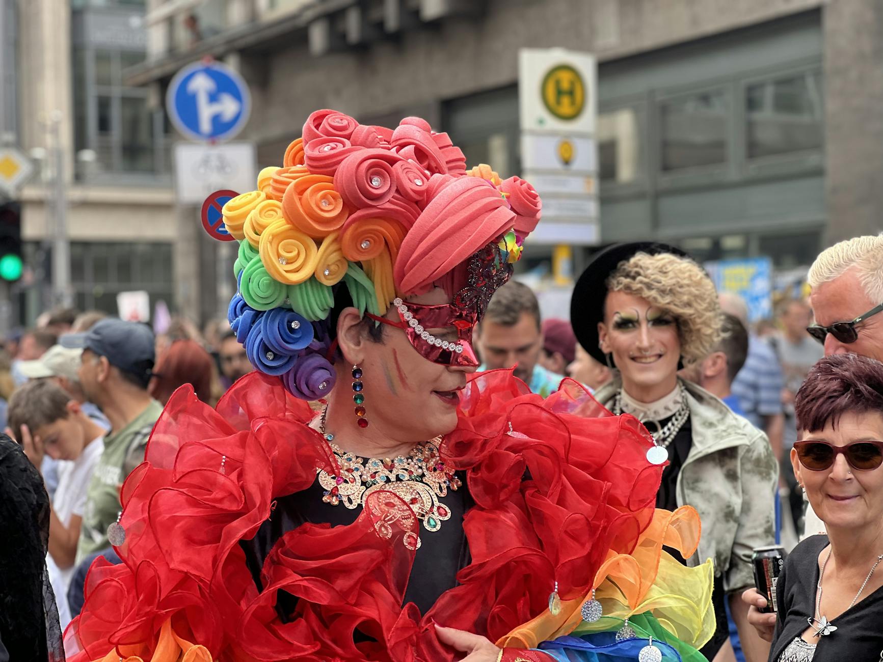 Berlin Pride 2026: Regenbogenfahnen beim CSD (Symbolbild)