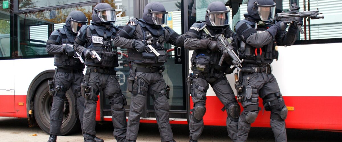 SEK-Einsatz in Neukölln (Symbolbild): Polizeieinsatz in der Gropiusstadt
