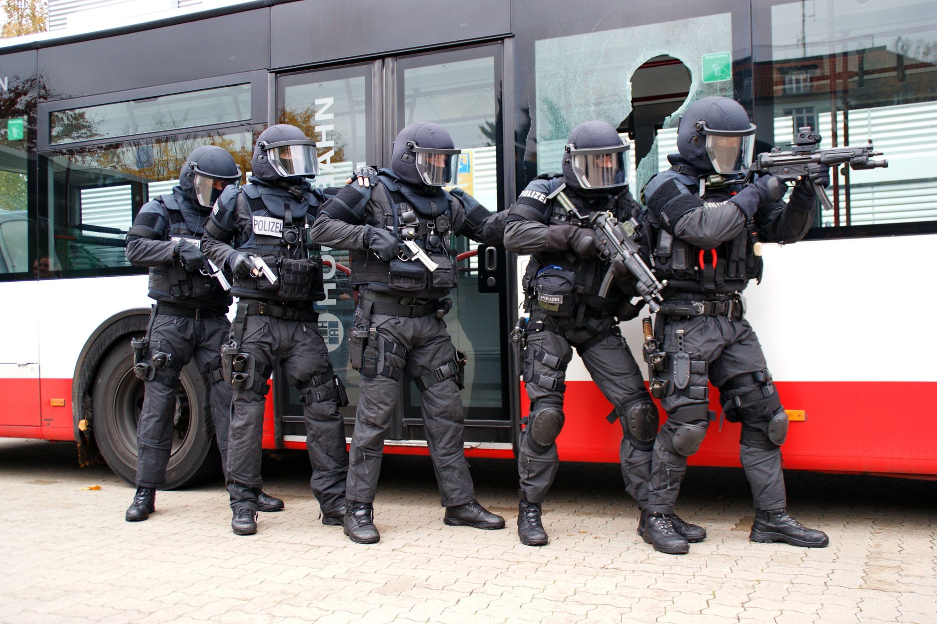 SEK-Einsatz in Neukölln (Symbolbild): Polizeieinsatz in der Gropiusstadt