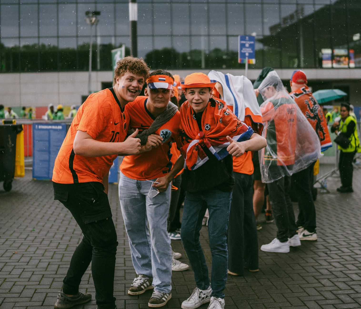 Niederlande gegen Japan &ndash; Niederlande gegen Japan: Anstoss, Stadion und &Uuml;bertragung