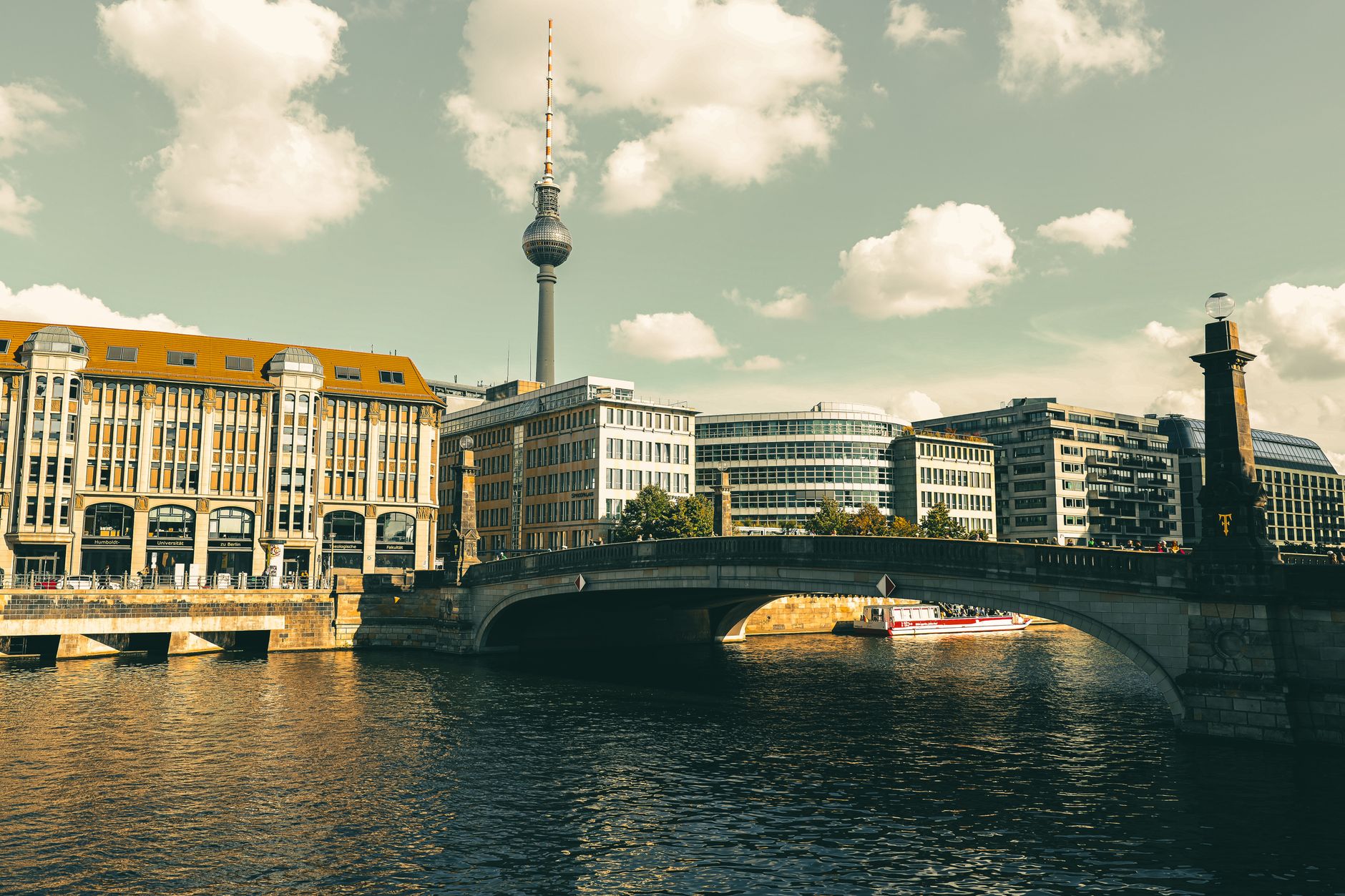 Artemis Berlin &ndash; Artemis Berlin: Diese Zahlungen weist das Register aus
