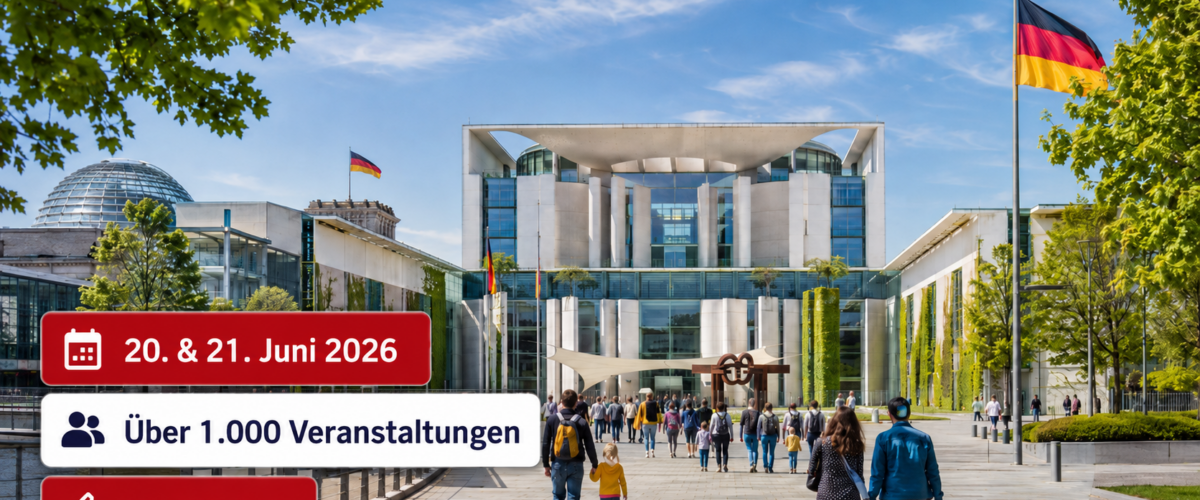 Tag der offenen Tür der Bundesregierung 2026 mit Besuchern vor dem Bundeskanzleramt in Berlin